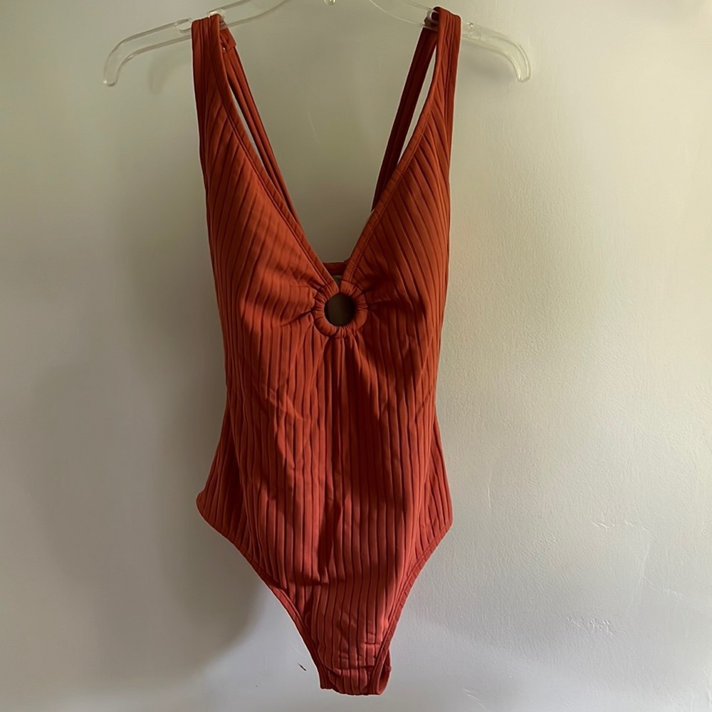 Ribbed one-piece swimsuit